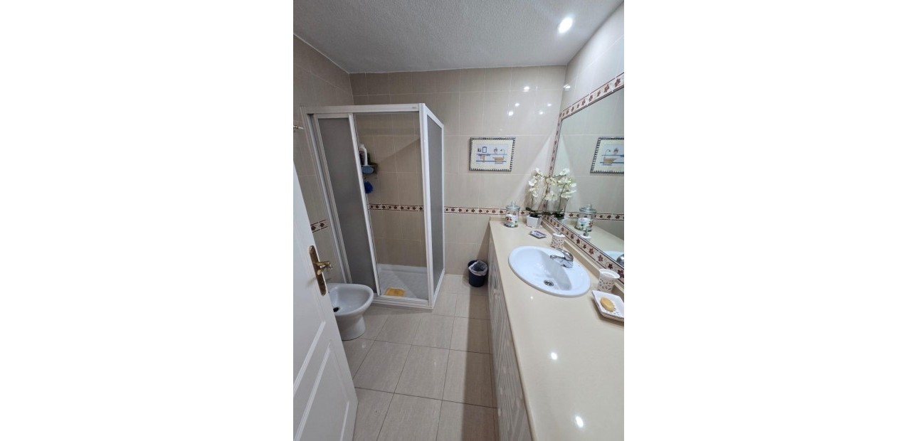 Venta - Apartamento / piso -
Torrevieja - Playa del cura