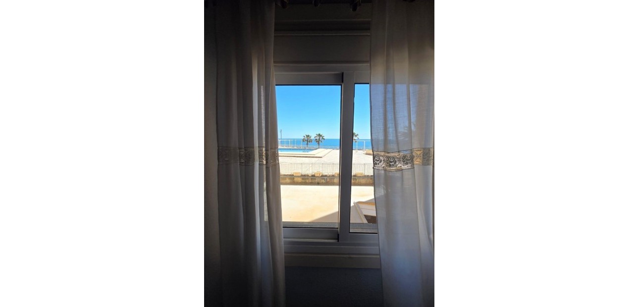 Venta - Apartamento / piso -
Torrevieja - Playa del cura