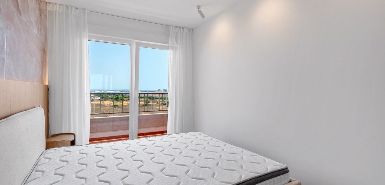 Venta - Apartamento / piso -
Torrevieja - Rocio del Mar
