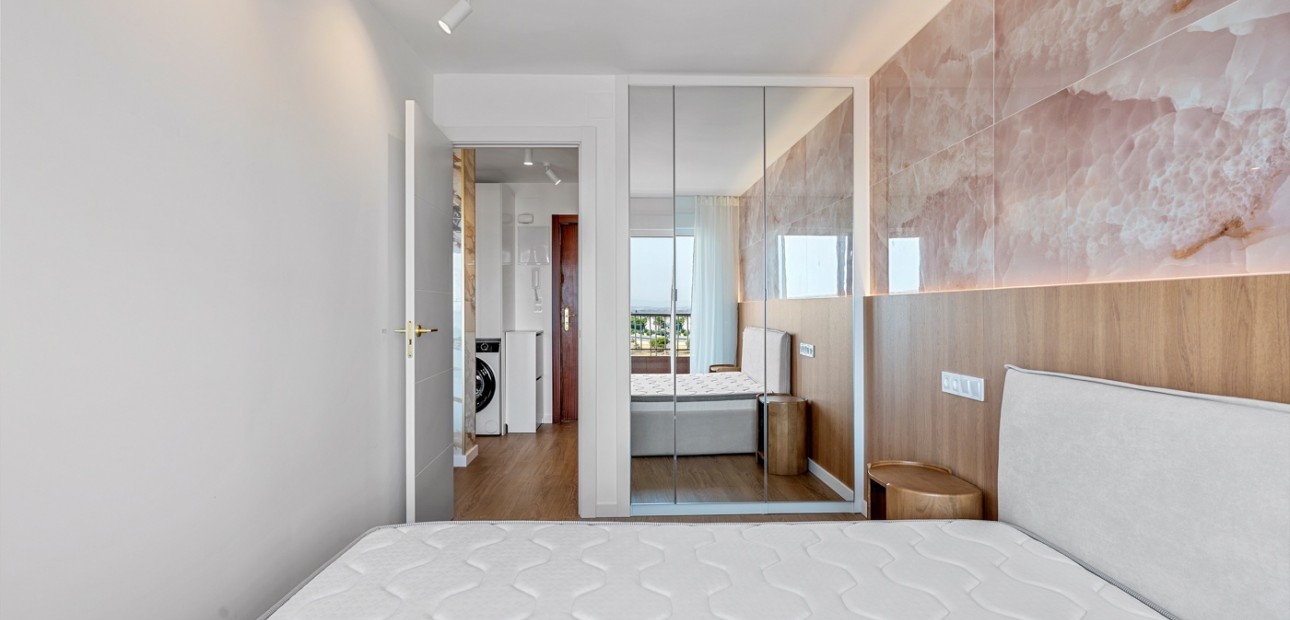 Venta - Apartamento / piso -
Torrevieja - Rocio del Mar