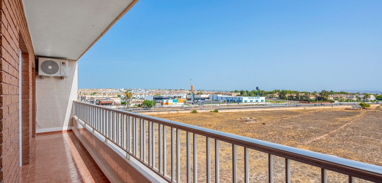 Venta - Apartamento / piso -
Torrevieja - Rocio del Mar