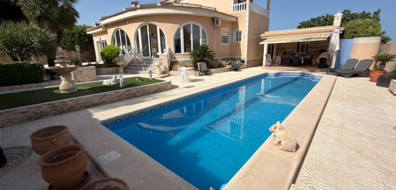 Venta - Villa -
Ciudad Quesada - Dona Pepa