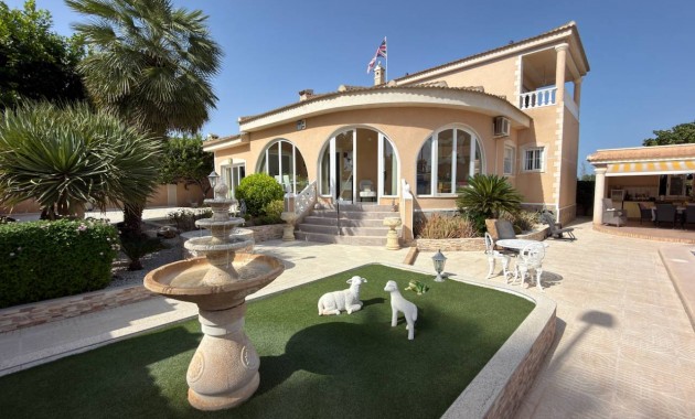 Venta - Villa -
Ciudad Quesada - Dona Pepa