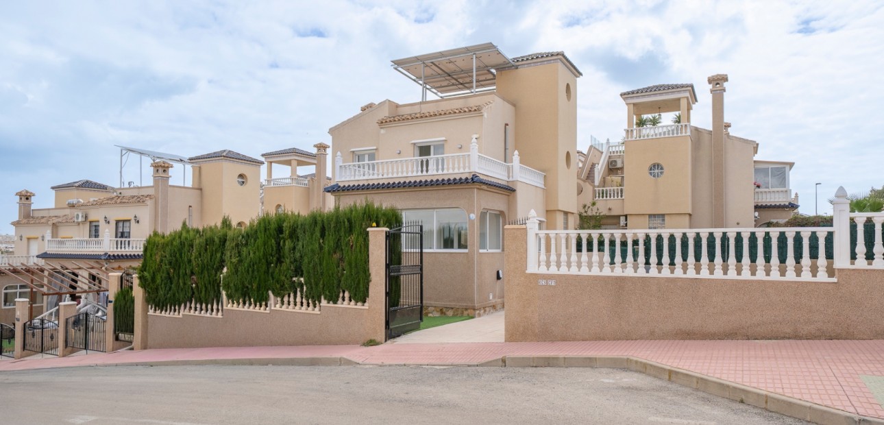 Venta - Detached Villa -
Orihuela Costa - Villamartin