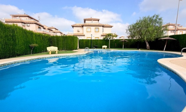 Venta - Semi Detached Villa -
Lomas de Cabo Roig - Orihuela Costa