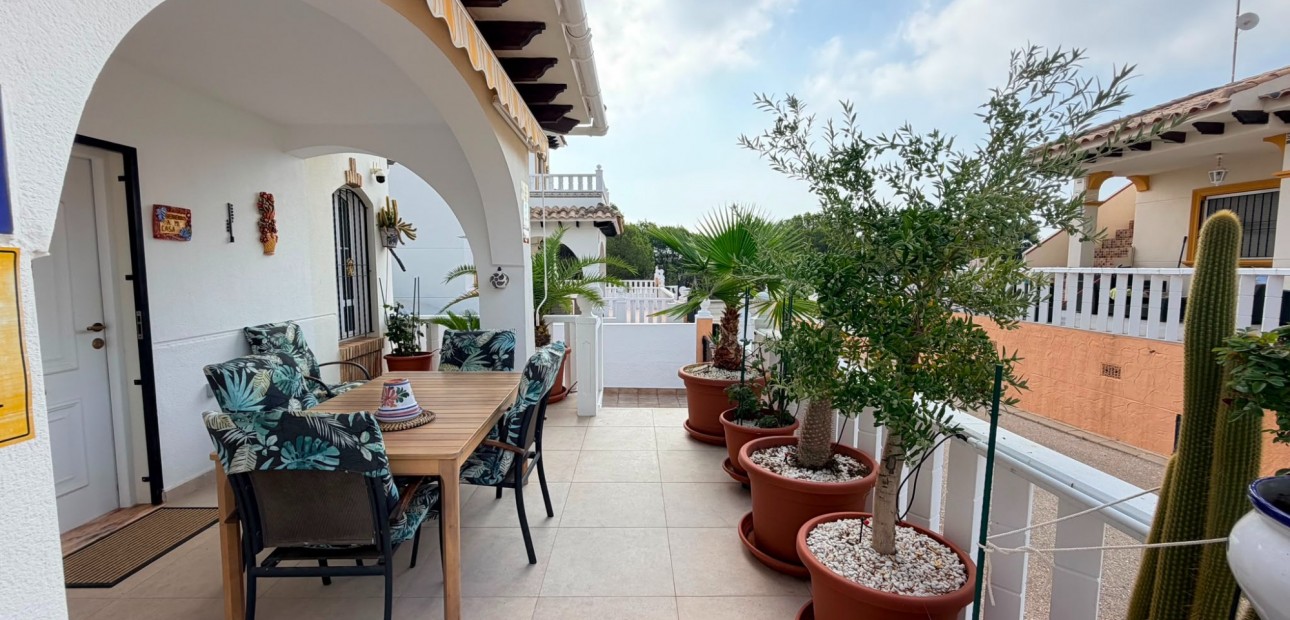 Venta - Semi Detached Villa -
Lomas de Cabo Roig - Orihuela Costa