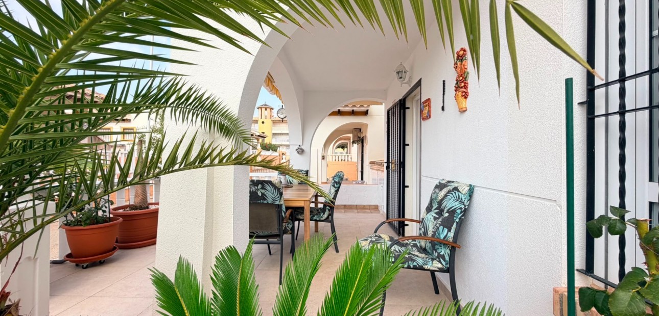Venta - Semi Detached Villa -
Lomas de Cabo Roig - Orihuela Costa