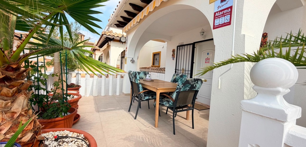 Venta - Semi Detached Villa -
Lomas de Cabo Roig - Orihuela Costa
