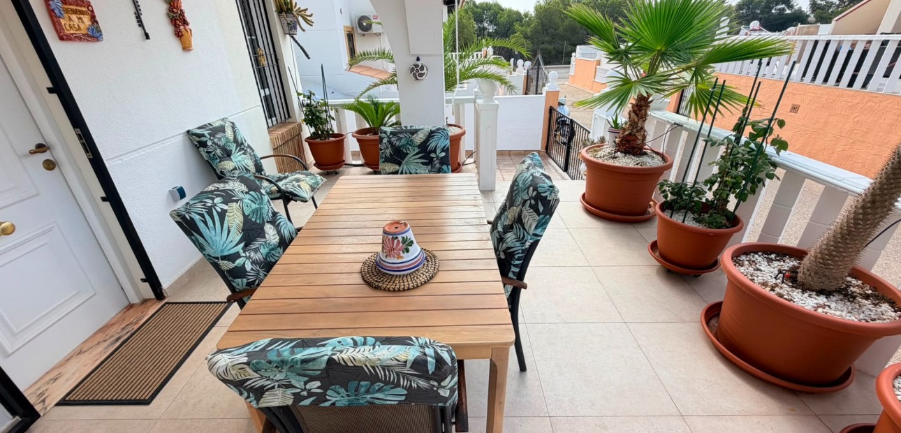 Venta - Semi Detached Villa -
Lomas de Cabo Roig - Orihuela Costa