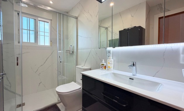 Venta - Semi Detached Villa -
Lomas de Cabo Roig - Orihuela Costa