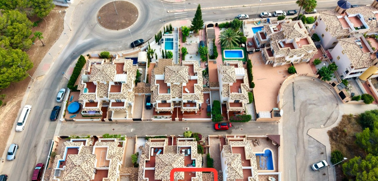 Venta - Semi Detached Villa -
Lomas de Cabo Roig - Orihuela Costa