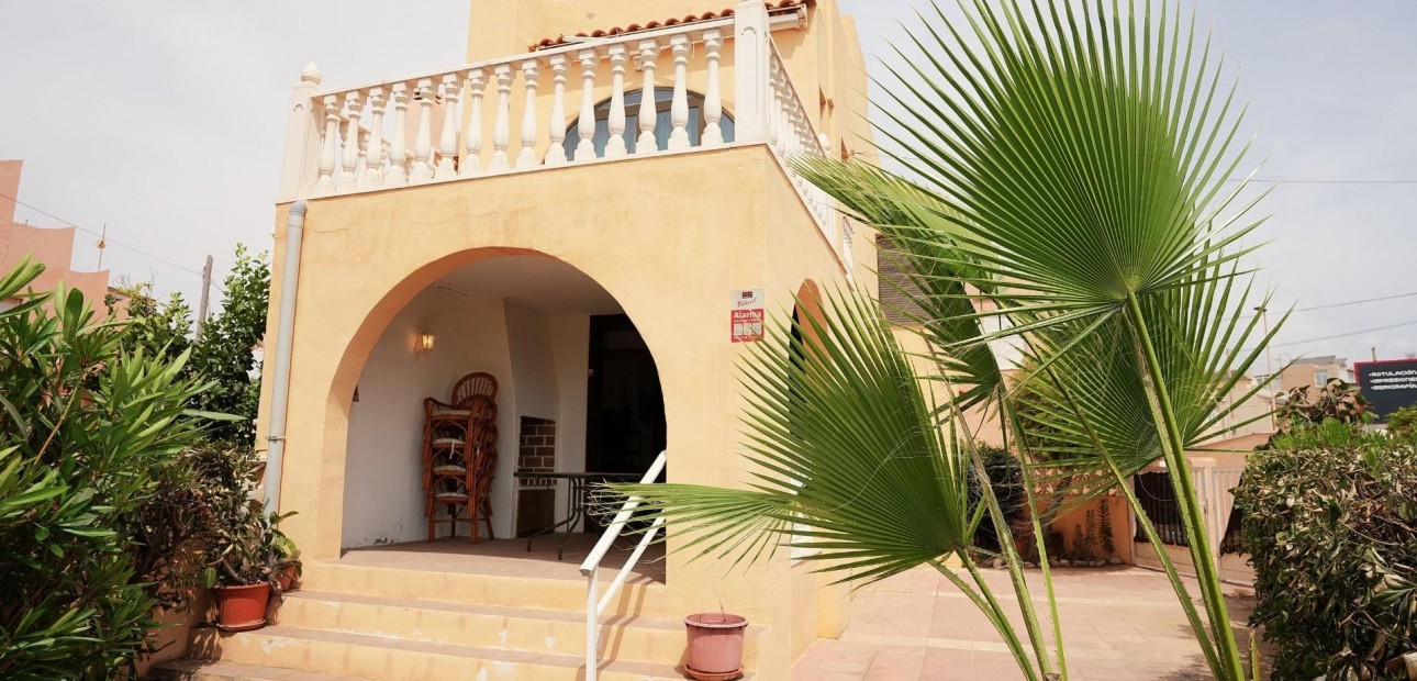 Venta - Terraced house -
Torrevieja - Los Frutales