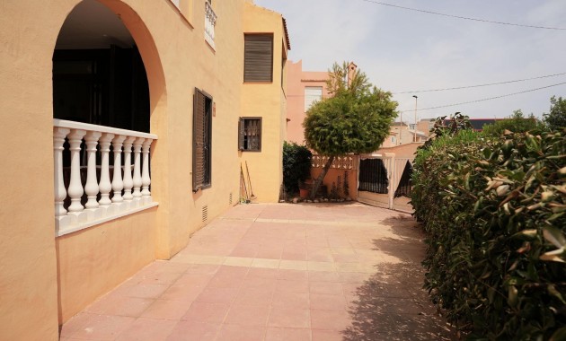 Venta - Terraced house -
Torrevieja - Los Frutales