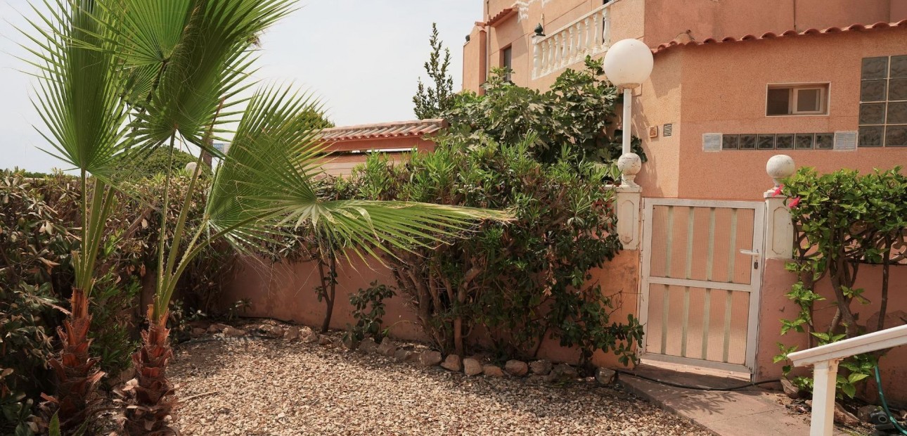 Venta - Terraced house -
Torrevieja - Los Frutales