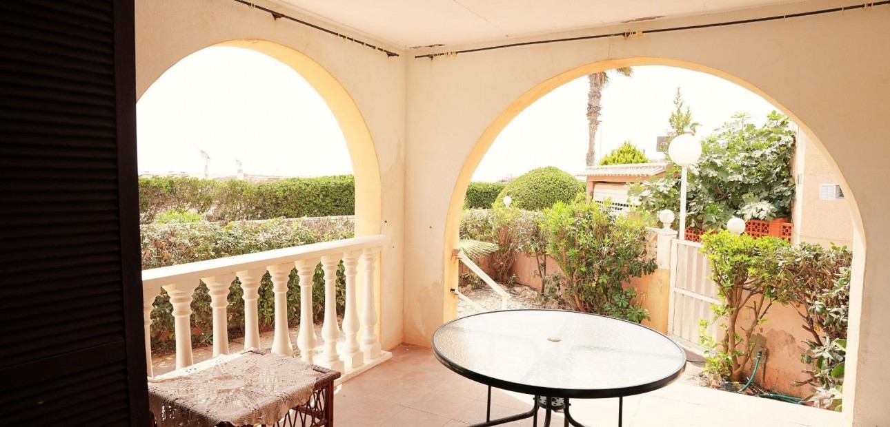 Venta - Terraced house -
Torrevieja - Los Frutales