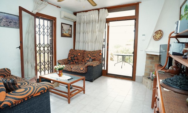 Venta - Terraced house -
Torrevieja - Los Frutales