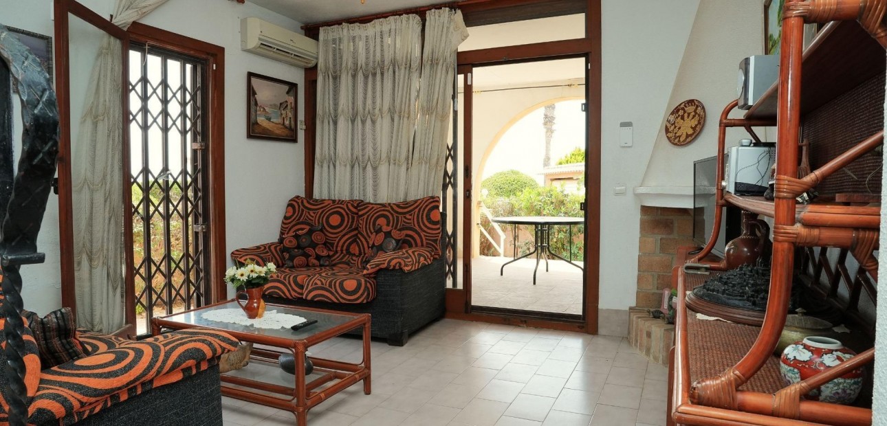 Venta - Terraced house -
Torrevieja - Los Frutales