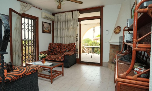 Venta - Terraced house -
Torrevieja - Los Frutales