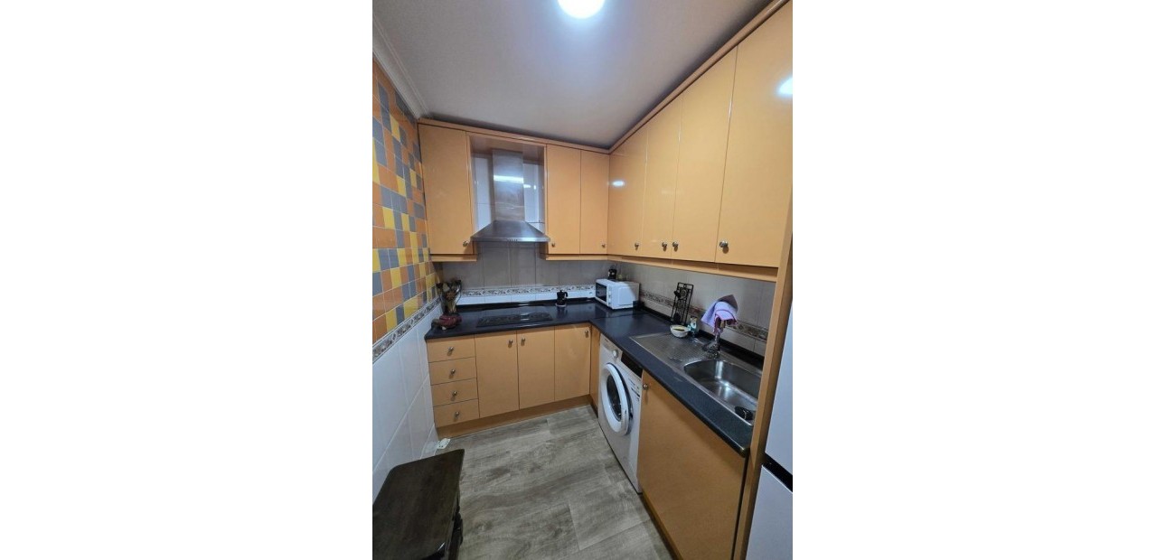Sale - Apartment / flat -
Torrevieja - Centro