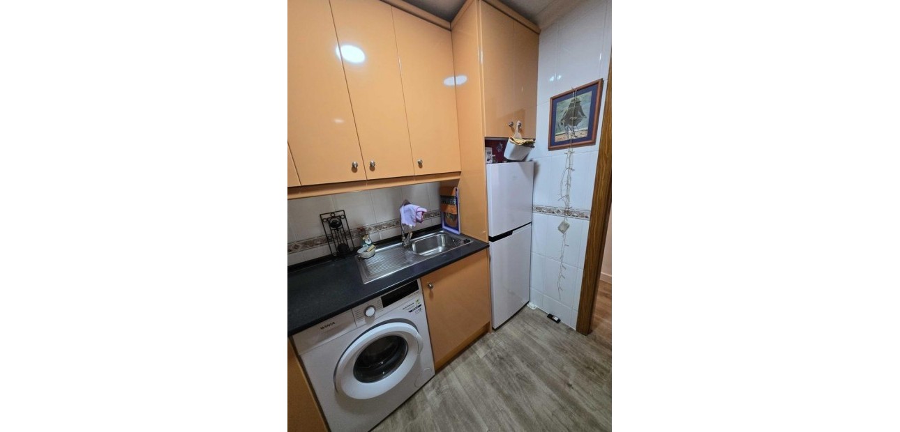 Sale - Apartment / flat -
Torrevieja - Centro