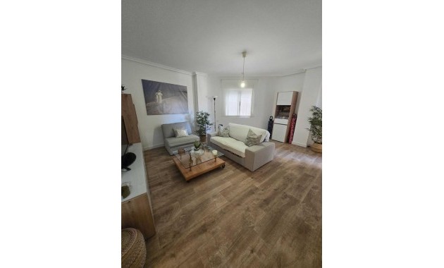 Sale - Apartment / flat -
Torrevieja - Centro