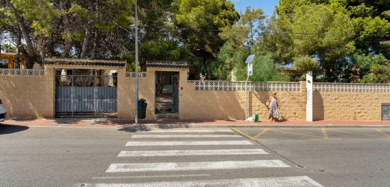 Venta - Villa -
Torrevieja - Los Balcones - Los Altos del Edén
