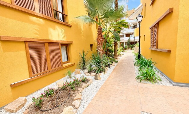 Venta - Apartamento / piso -
Orihuela Costa - Punta Prima