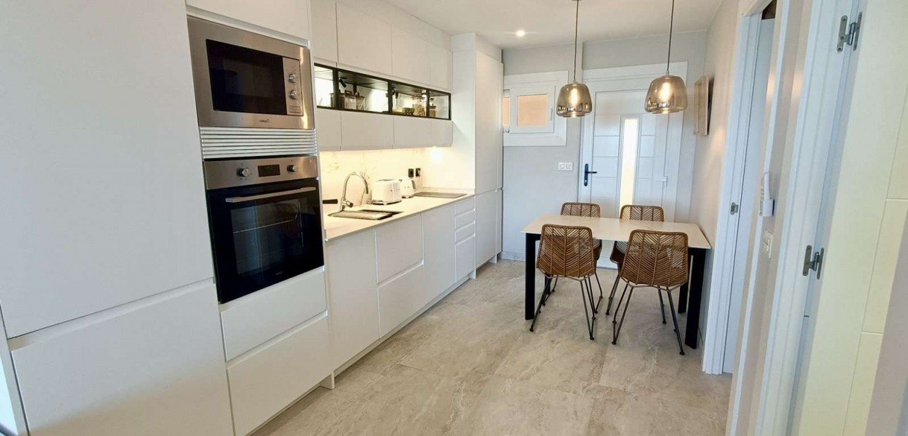 Venta - Apartamento / piso -
Torrevieja - Torrevieja - Centre