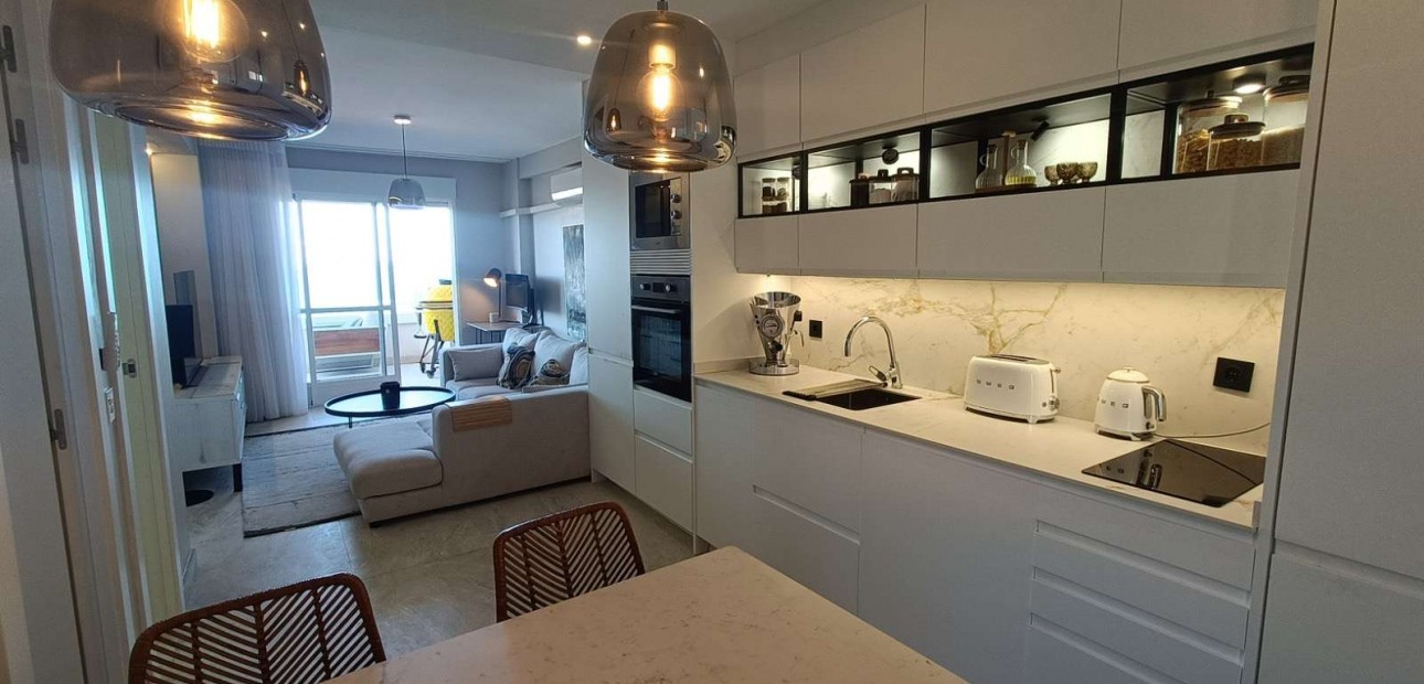 Venta - Apartamento / piso -
Torrevieja - Torrevieja - Centre