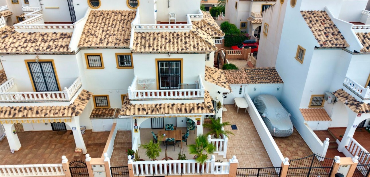 Herverkoop - Semi Detached Villa -
Orihuela Costa