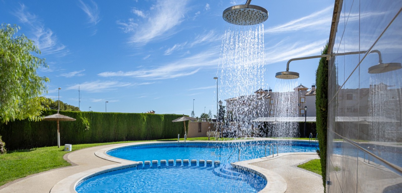 Herverkoop - Semi Detached Villa -
Orihuela Costa