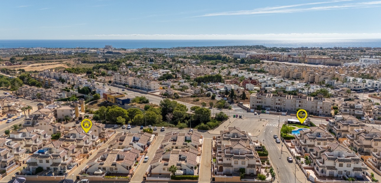 Herverkoop - Semi Detached Villa -
Orihuela Costa
