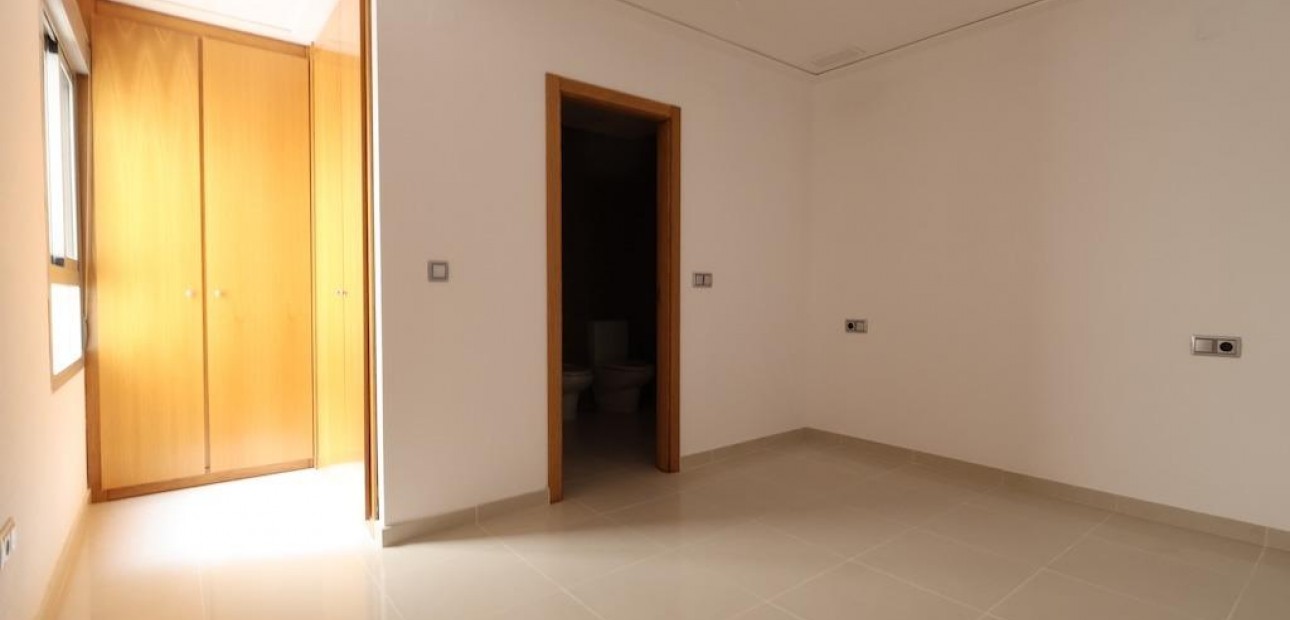Venta - Apartamento / piso -
Torrevieja - La Mata pueblo