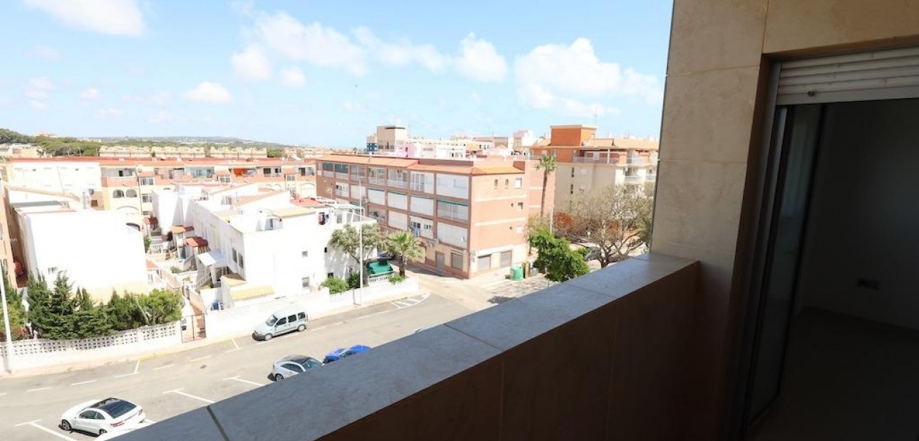 Venta - Apartamento / piso -
Torrevieja - La Mata pueblo