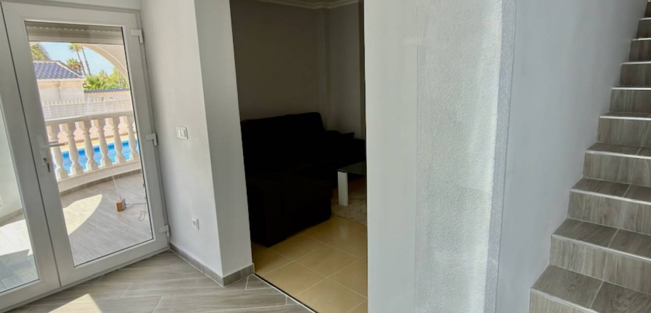 Sale - Villa -
Ciudad Quesada