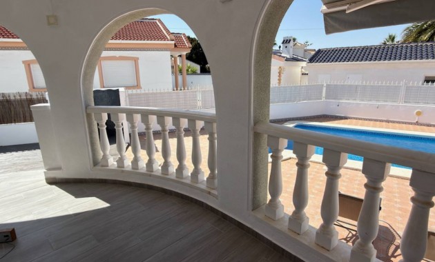 Sale - Villa -
Ciudad Quesada
