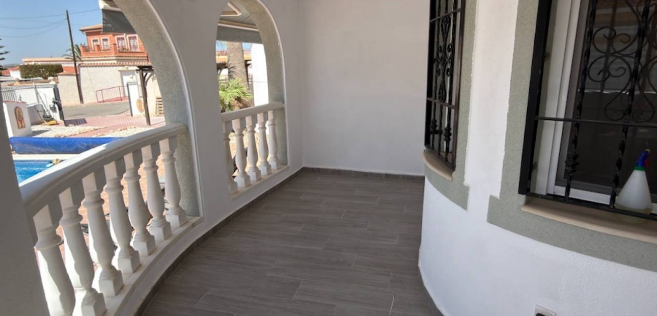 Sale - Villa -
Ciudad Quesada