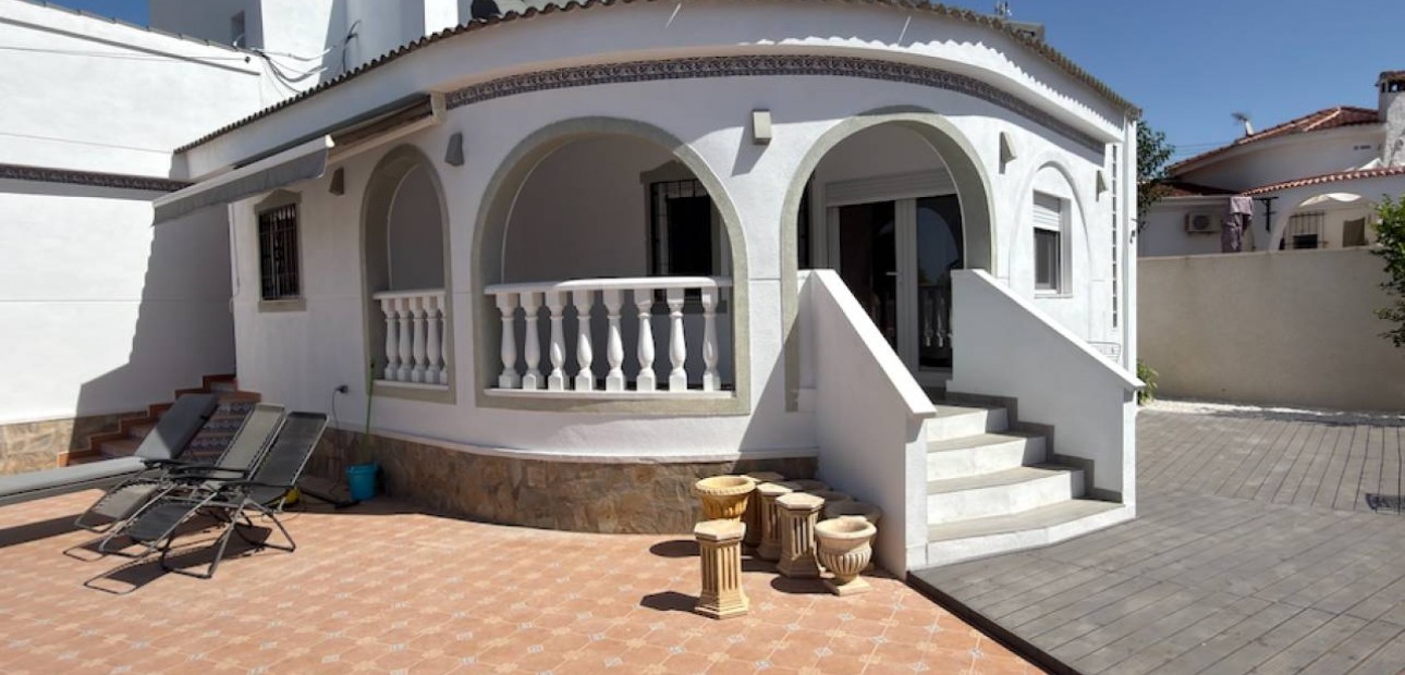 Sale - Villa -
Ciudad Quesada