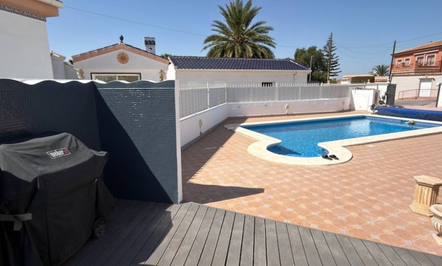 Sale - Villa -
Ciudad Quesada