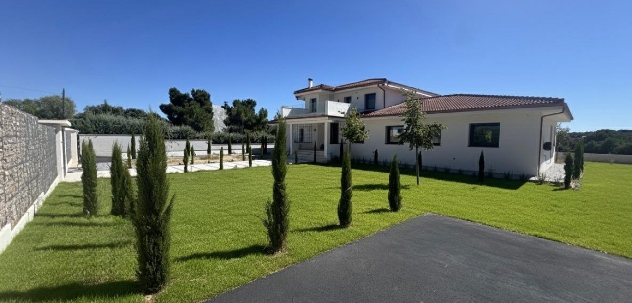 Herverkoop - Villa -
Valdemorillo - Mojadillas - Parque de las Infantas - El Paraiso