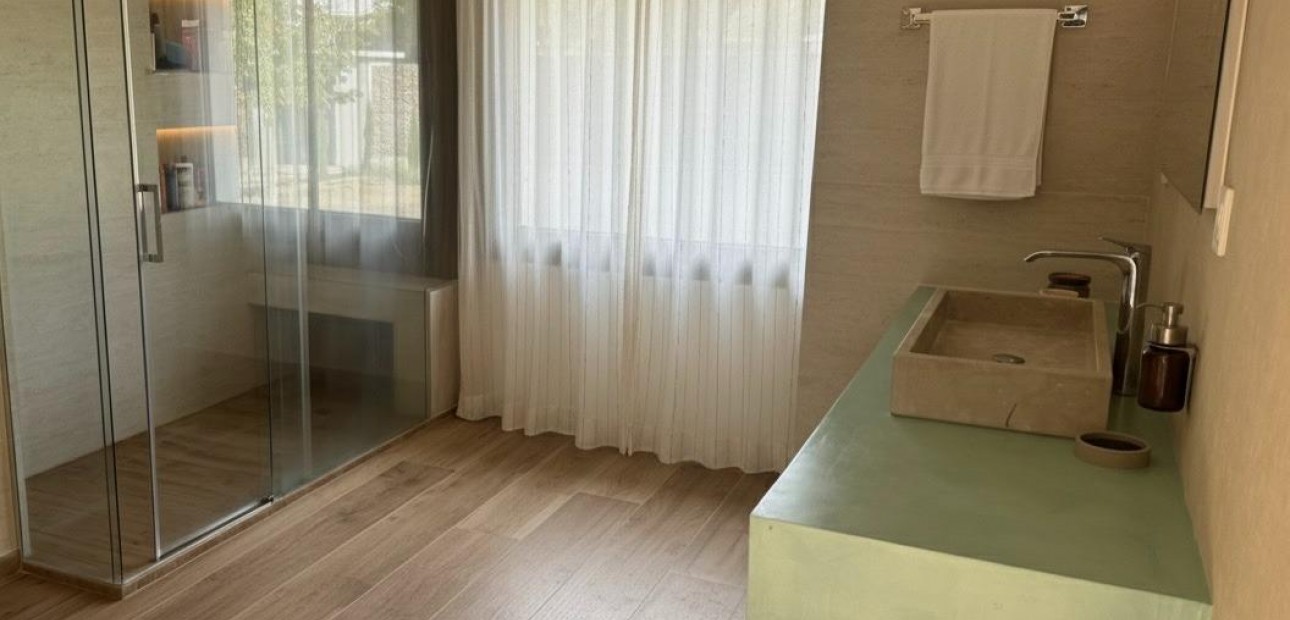 Herverkoop - Villa -
Valdemorillo - Mojadillas - Parque de las Infantas - El Paraiso
