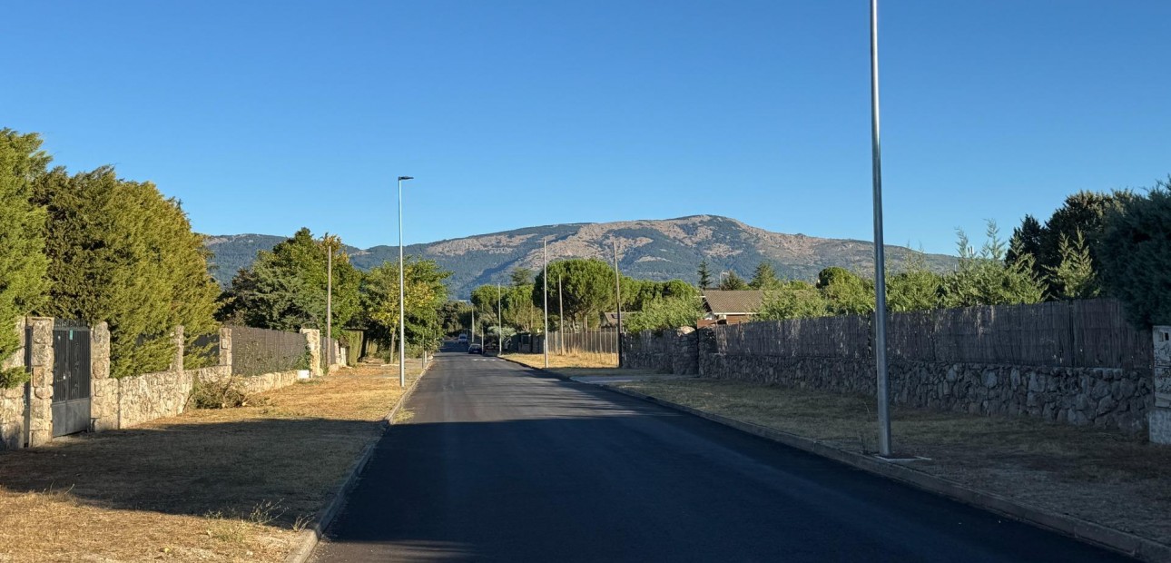 Herverkoop - Villa -
Valdemorillo - Mojadillas - Parque de las Infantas - El Paraiso
