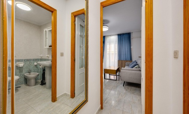 Herverkoop - Appartement / flat -
Torrevieja - Playa del cura