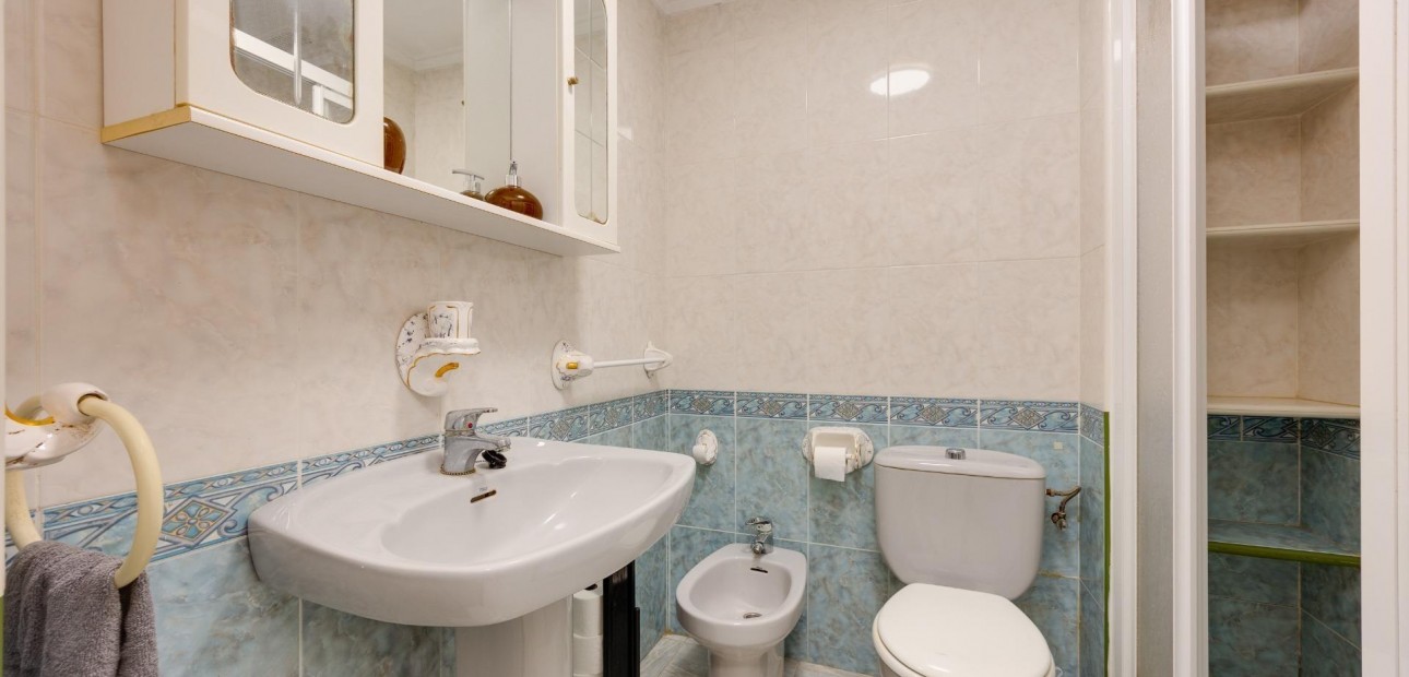 Herverkoop - Appartement / flat -
Torrevieja - Playa del cura