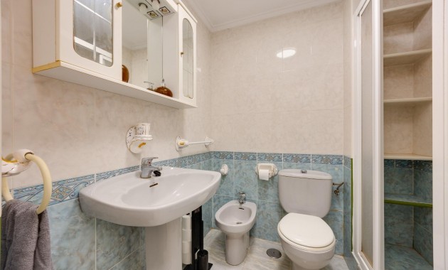 Herverkoop - Appartement / flat -
Torrevieja - Playa del cura