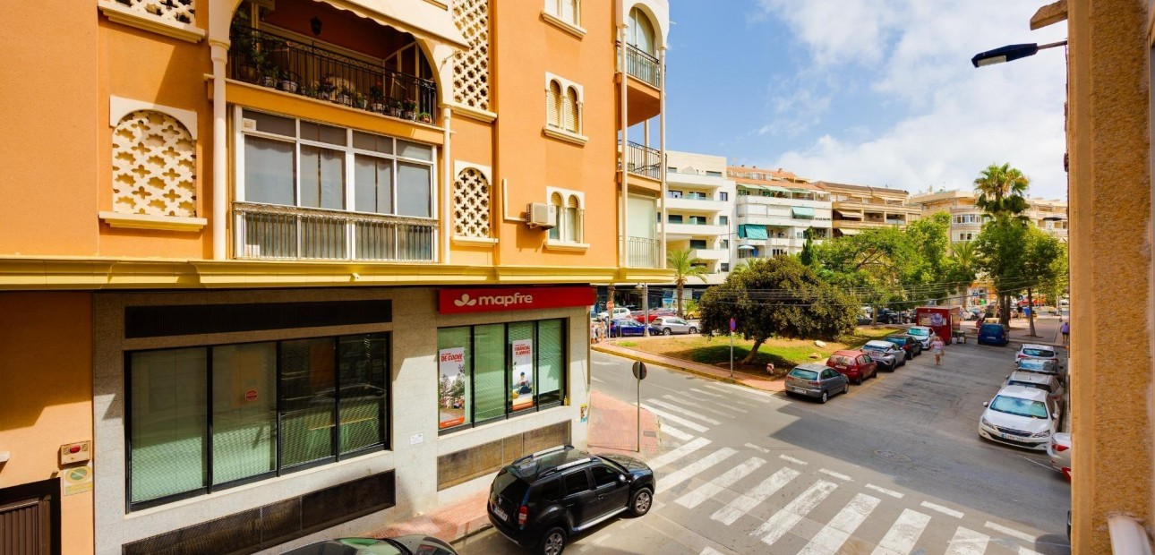 Herverkoop - Appartement / flat -
Torrevieja - Playa del cura