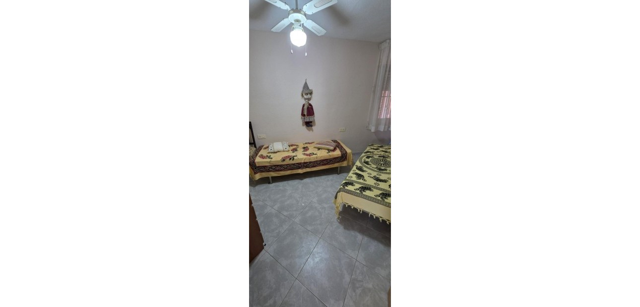 Herverkoop - Appartement / flat -
Torrevieja - Playa de los Naufragos