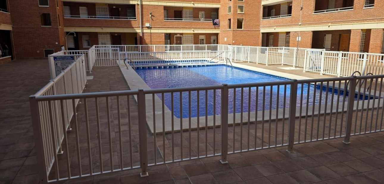 Herverkoop - Appartement / flat -
Torrevieja - Playa de los Naufragos