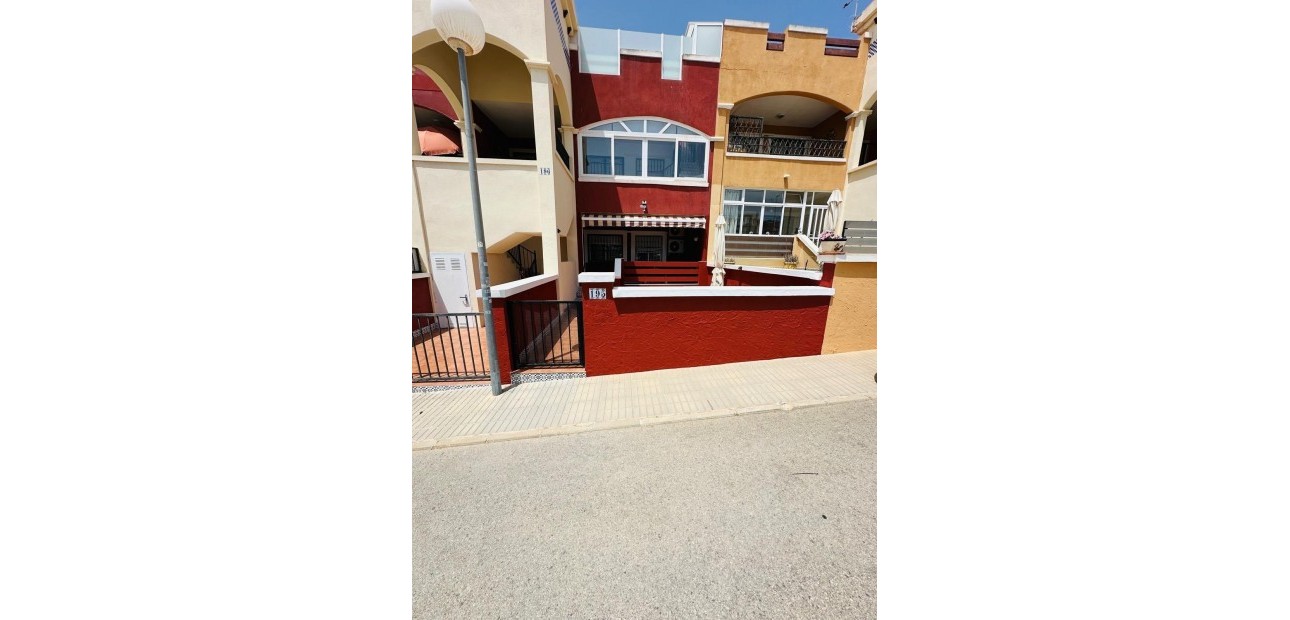 Herverkoop - Villa -
Orihuela Costa - La Florida