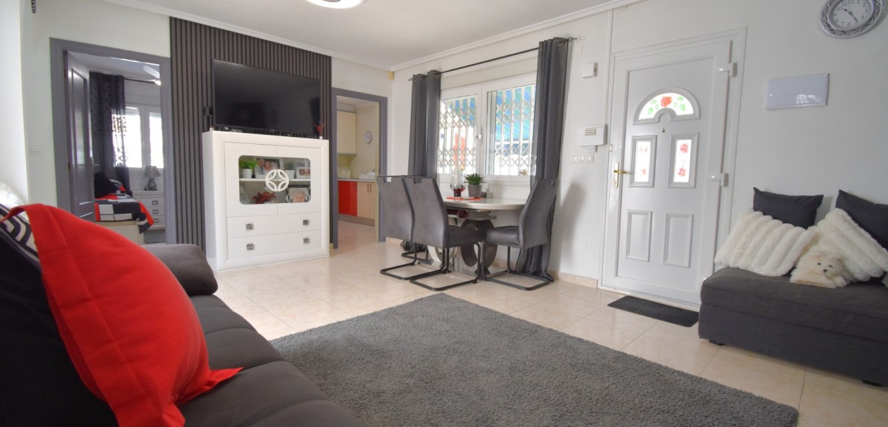 Herverkoop - Quad Villa -
Orihuela Costa - Playa Flamenca